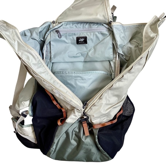 (NWOT) VSGO Pocket Ranger 35L Camera Backpack - Picture 10 of 10